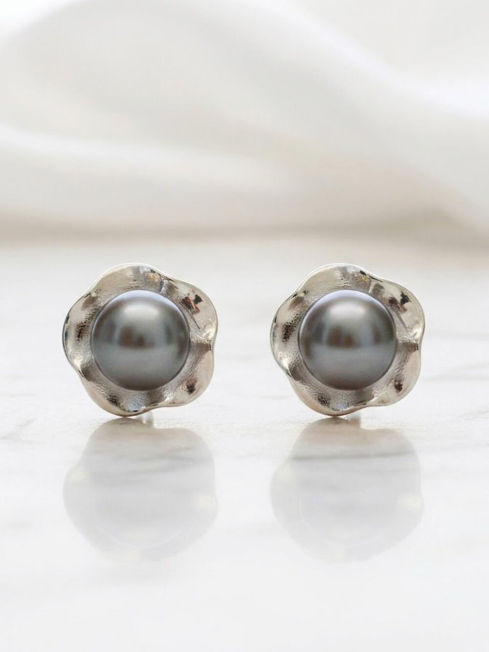 Ladies Flower Pearl Earrings
